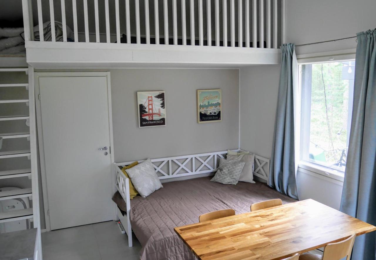 Cozy 4 Person Guesthouse On Quiet Residential Area 오울루 외부 사진